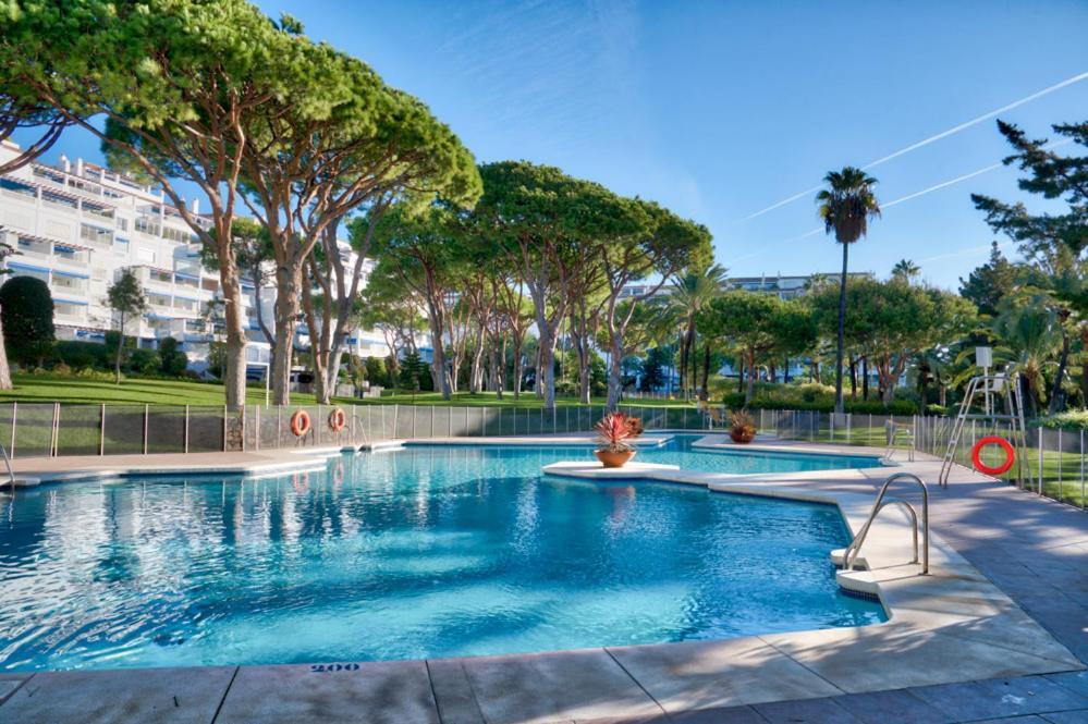 马尔韦利亚Playas Del Duque, Puerto Banus, Golf .Playa Y Compras公寓 外观 照片